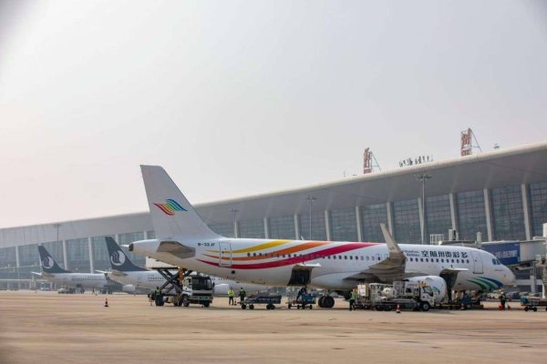 维海配资 郑州机场新航季助推国内文旅城市冬季游
